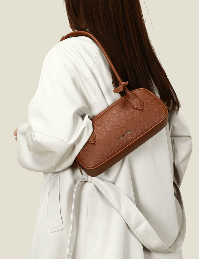 【2025春夏新作】シンプルスムース　プレートチャーム付ワイドボストンバッグ【5色展開】 - select store mirror me【2025春夏新作】シンプルスムース　プレートチャーム付ワイドボストンバッグ【5色展開】select store mirror meselect store mirror meブラウン