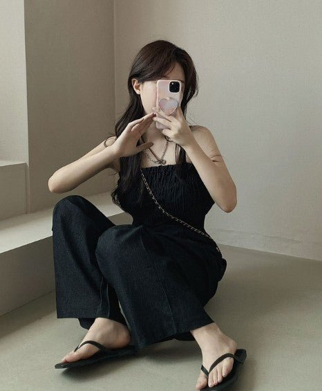 【2025春夏新作】バストシャーリングキャミソールロンパース【2色展開】 - select store mirror me【2025春夏新作】バストシャーリングキャミソールロンパース【2色展開】select store mirror meselect store mirror meブラック