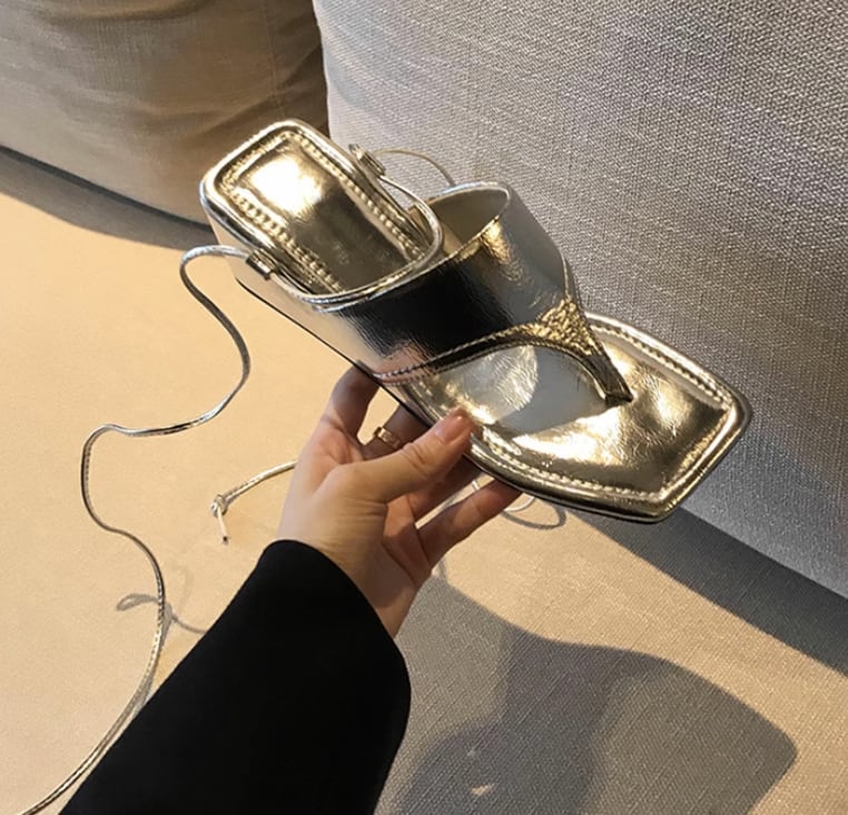 シルバーレースアップトングサンダル - select store mirror meシルバーレースアップトングサンダル206544438mirror meselect store mirror me20654443822.5cm