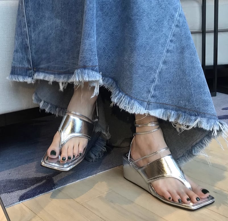 シルバーレースアップトングサンダル - select store mirror meシルバーレースアップトングサンダル206544438mirror meselect store mirror me20654443822.5cm