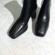 【動画あり】美ラインヒールシンプルショートブーツ　２色＆２種展開 - select store mirror me【動画あり】美ラインヒールシンプルショートブーツ　２色＆２種展開163195201mirror meselect store mirror me163195201ベージュ(裏地レザー) 22cm
