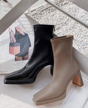 【動画あり】美ラインヒールシンプルショートブーツ　２色＆２種展開 - select store mirror me【動画あり】美ラインヒールシンプルショートブーツ　２色＆２種展開163195201mirror meselect store mirror me163195201ベージュ(裏地レザー) 22cm