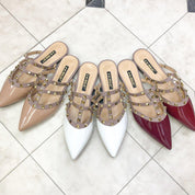 ＜レッド23.5cm１点即納可能＞スタッズリベットフラットシューズ　５色展開 - select store mirror me＜レッド23.5cm１点即納可能＞スタッズリベットフラットシューズ　５色展開167118826mirror meselect store mirror me167118826ホワイト×22.5cm