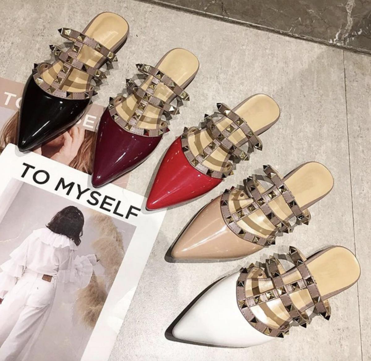 ＜レッド23.5cm１点即納可能＞スタッズリベットフラットシューズ　５色展開 - select store mirror me＜レッド23.5cm１点即納可能＞スタッズリベットフラットシューズ　５色展開167118826mirror meselect store mirror me167118826ホワイト×22.5cm