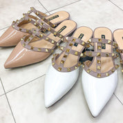 ＜レッド23.5cm１点即納可能＞スタッズリベットフラットシューズ　５色展開 - select store mirror me＜レッド23.5cm１点即納可能＞スタッズリベットフラットシューズ　５色展開167118826mirror meselect store mirror me167118826ホワイト×22.5cm