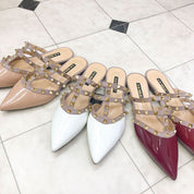 ＜レッド23.5cm１点即納可能＞スタッズリベットフラットシューズ　５色展開 - select store mirror me＜レッド23.5cm１点即納可能＞スタッズリベットフラットシューズ　５色展開167118826mirror meselect store mirror me167118826ホワイト×22.5cm
