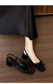 サテンビジューパンプス