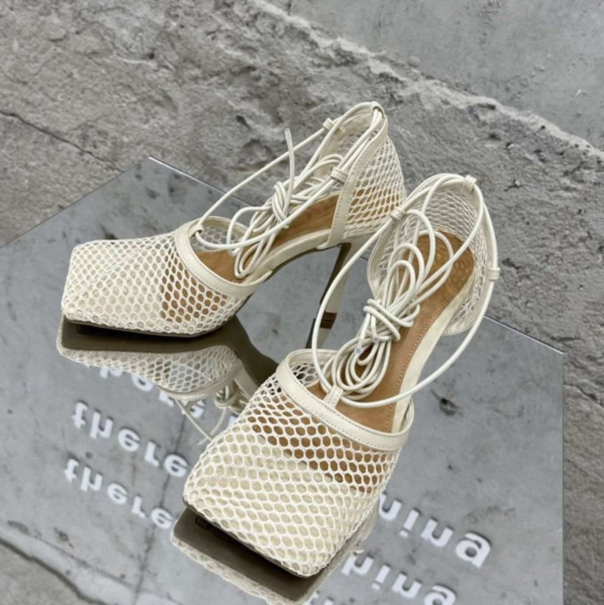 【動画あり】ロングストラップメッシュスクエアサンダル　３色展開 - select store mirror me【動画あり】ロングストラップメッシュスクエアサンダル　３色展開106235744mirror meselect store mirror me106235744ホワイト 22.5cm