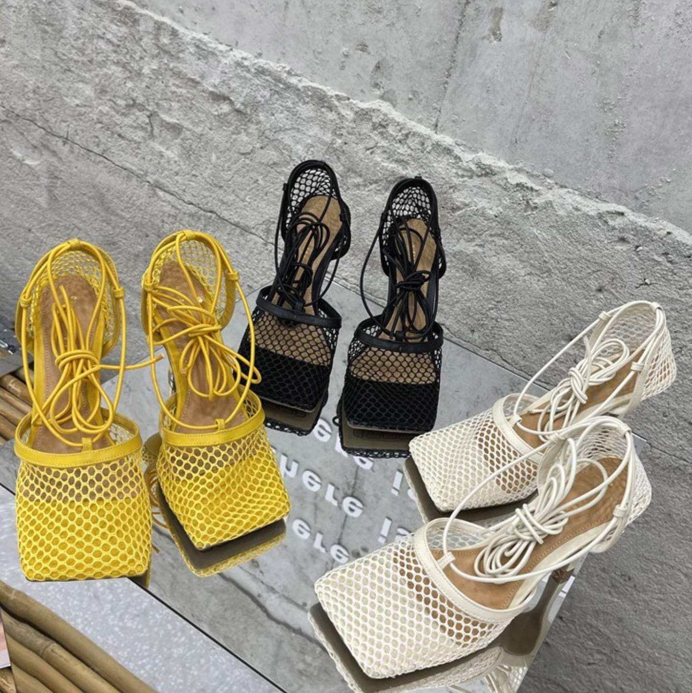 【動画あり】ロングストラップメッシュスクエアサンダル　３色展開 - select store mirror me【動画あり】ロングストラップメッシュスクエアサンダル　３色展開106235744mirror meselect store mirror me106235744ホワイト 22.5cm