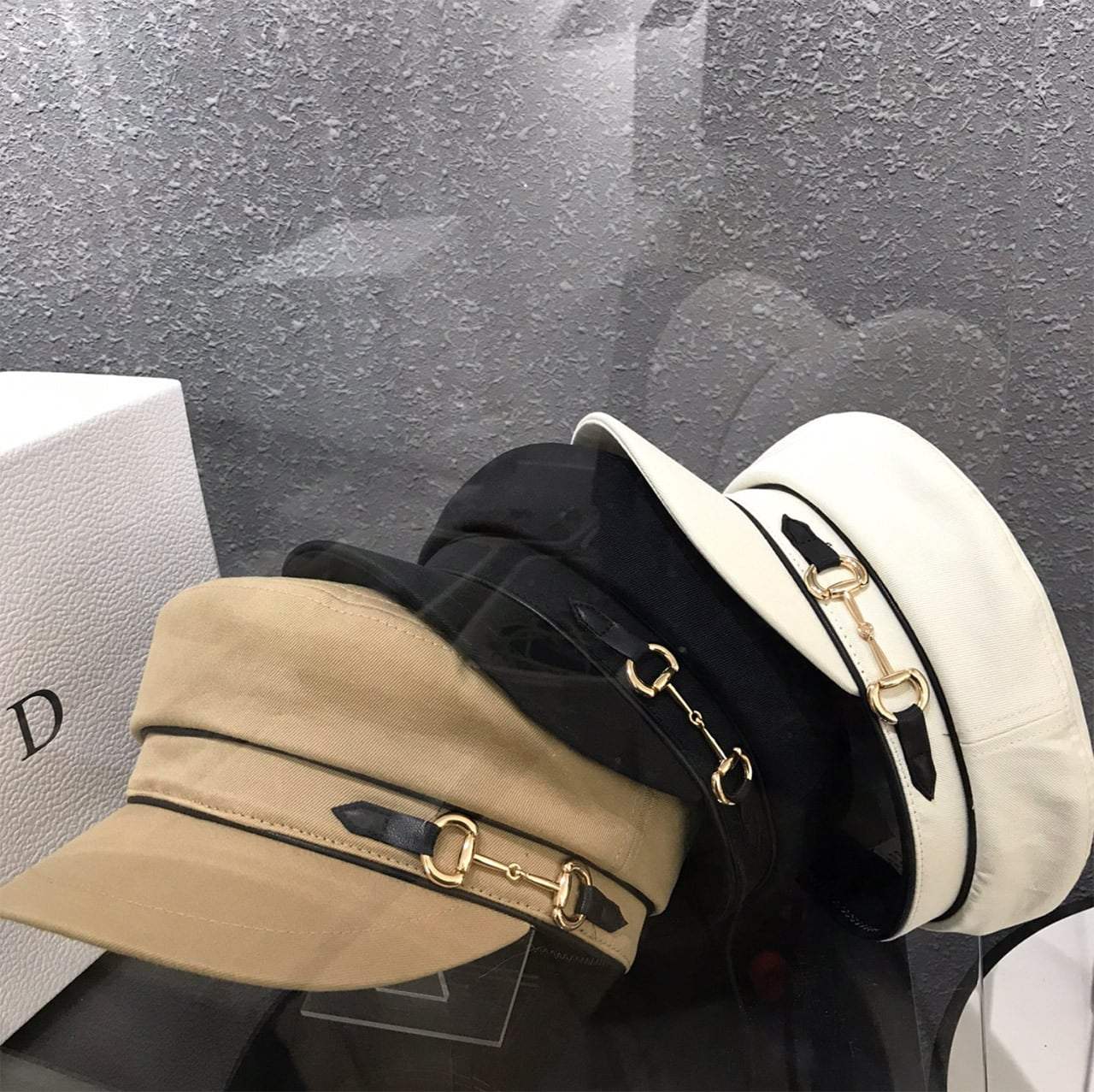 【動画あり】ゴールドバックルコットンキャスケット　３色展開 - select store mirror me【動画あり】ゴールドバックルコットンキャスケット　３色展開108233290mirror meselect store mirror me108233290ホワイト