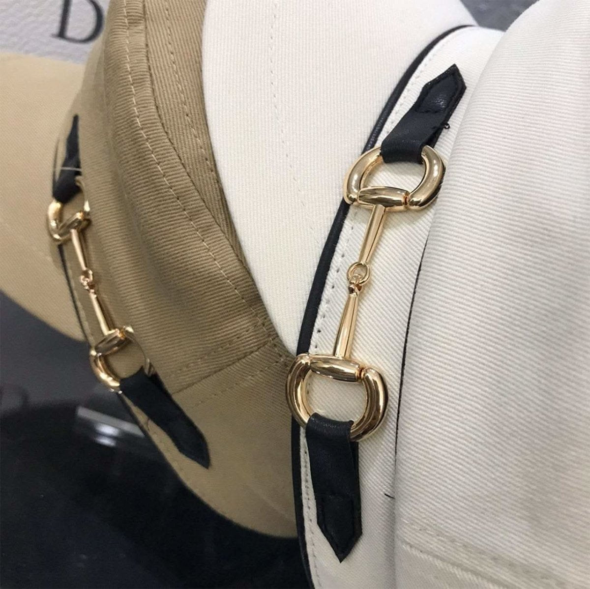 【動画あり】ゴールドバックルコットンキャスケット　３色展開 - select store mirror me【動画あり】ゴールドバックルコットンキャスケット　３色展開108233290mirror meselect store mirror me108233290ホワイト
