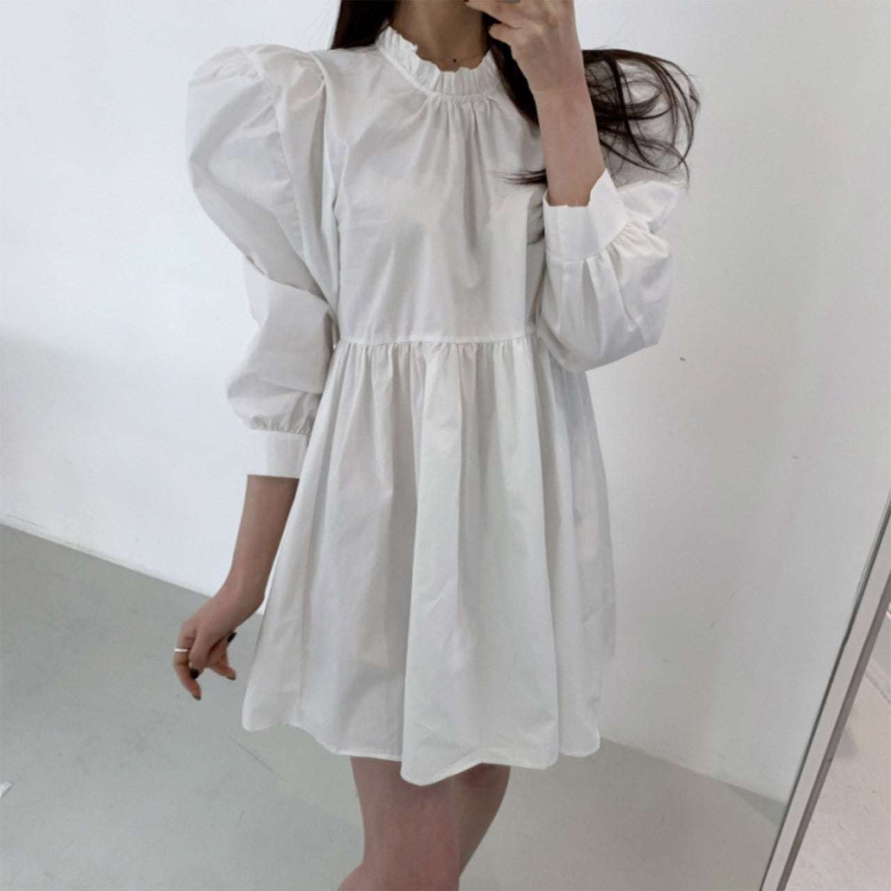 パフスリーブハイネックミニ丈ワンピース　３色展開 - select store mirror meパフスリーブハイネックミニ丈ワンピース　３色展開111495318mirror meselect store mirror me111495318ホワイト