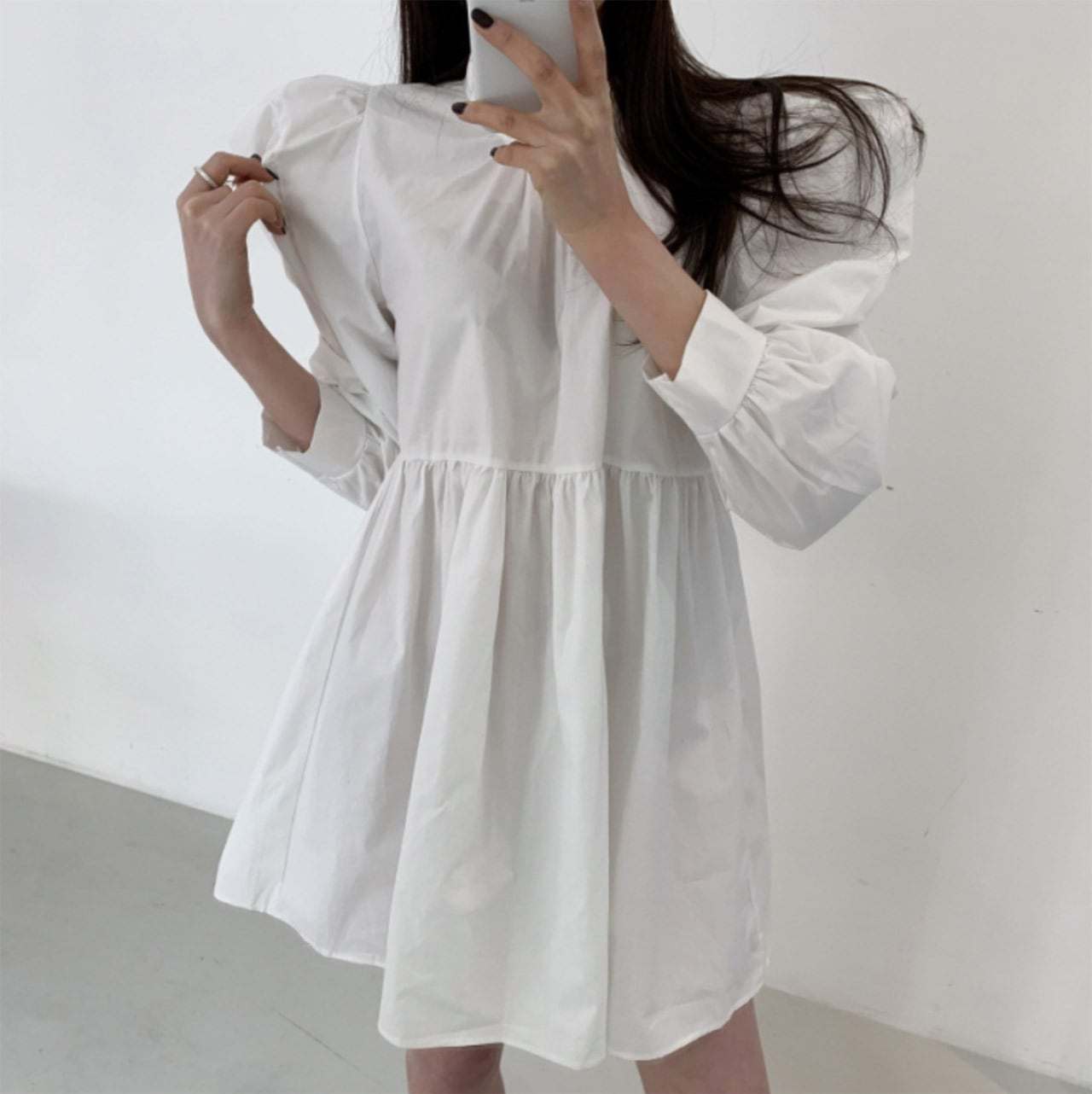 パフスリーブハイネックミニ丈ワンピース　３色展開 - select store mirror meパフスリーブハイネックミニ丈ワンピース　３色展開111495318mirror meselect store mirror me111495318ホワイト