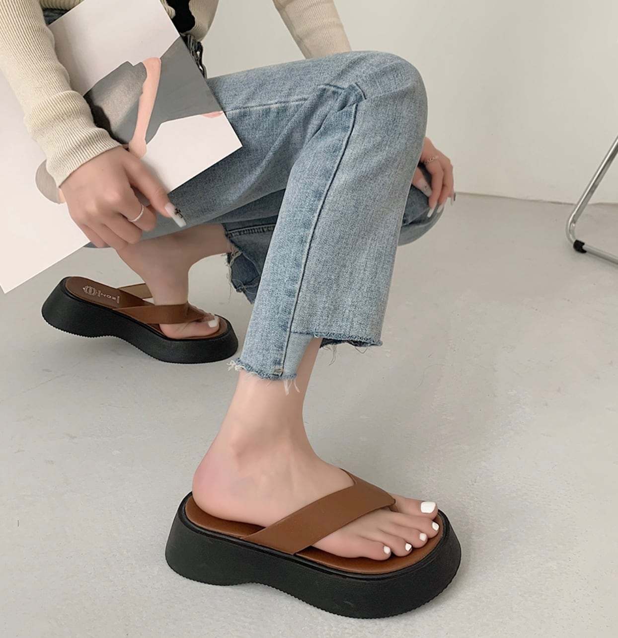 ＜防水加工！＞【動画あり】厚底ラウンドトゥビーチサンダル　３色展開 - select store mirror me＜防水加工！＞【動画あり】厚底ラウンドトゥビーチサンダル　３色展開125210544mirror meselect store mirror me125210544ホワイト 22.5cm