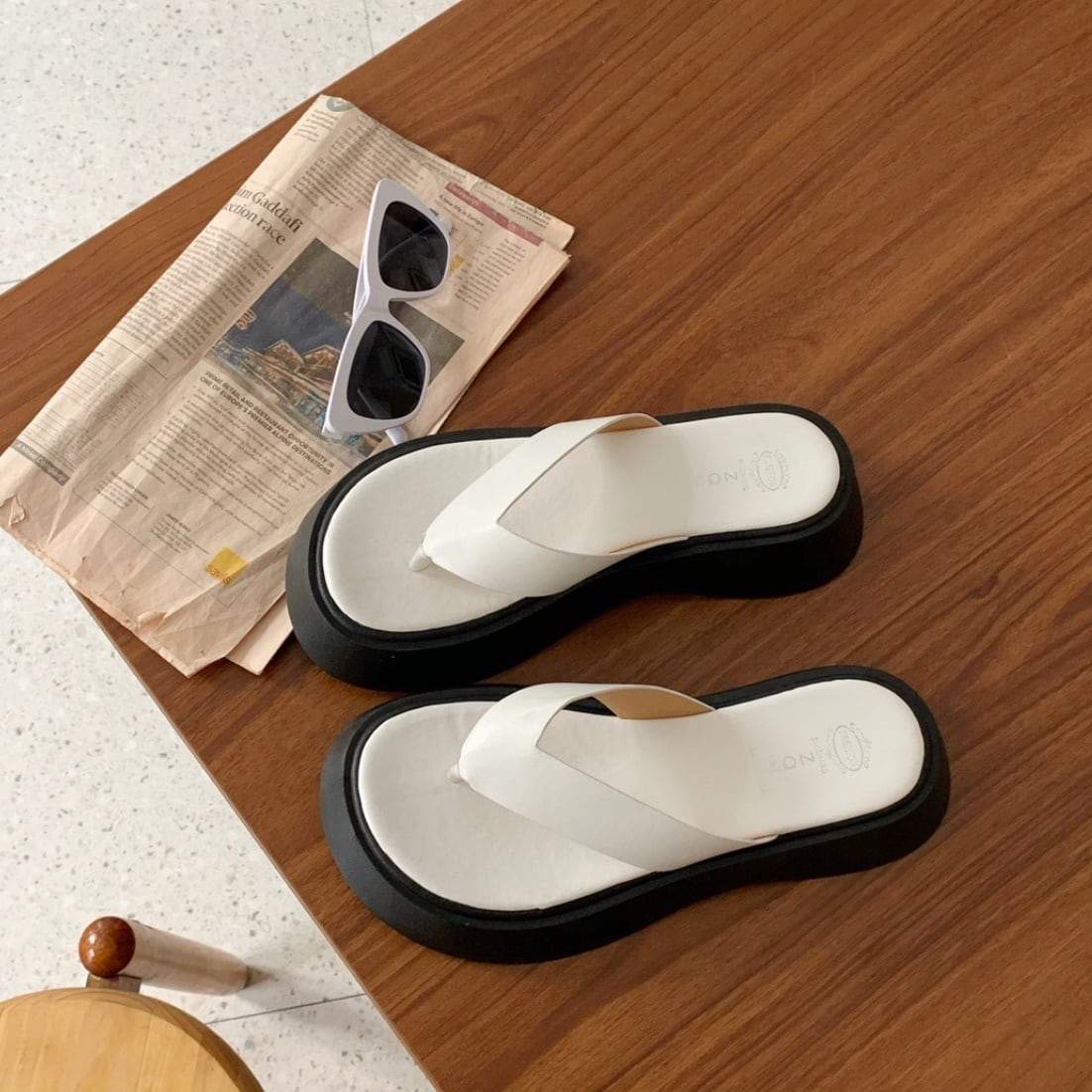 ＜防水加工！＞【動画あり】厚底ラウンドトゥビーチサンダル　３色展開 - select store mirror me＜防水加工！＞【動画あり】厚底ラウンドトゥビーチサンダル　３色展開125210544mirror meselect store mirror me125210544ホワイト 22.5cm