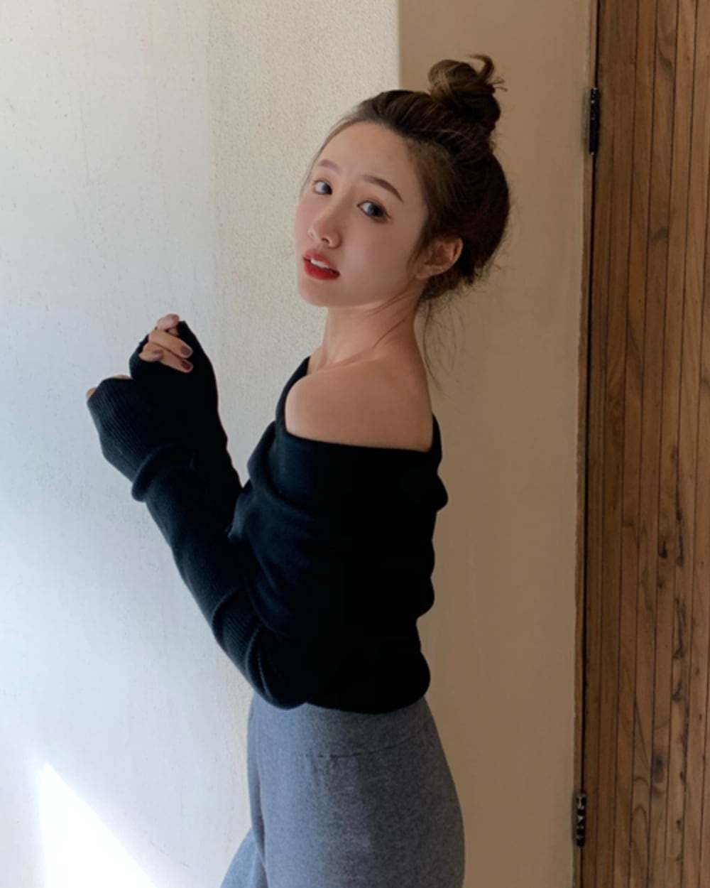 【動画あり】セクシーオフショルダーロングスリーブニット　３色展開 - select store mirror me【動画あり】セクシーオフショルダーロングスリーブニット　３色展開147047180mirror meselect store mirror me147047180ベージュ