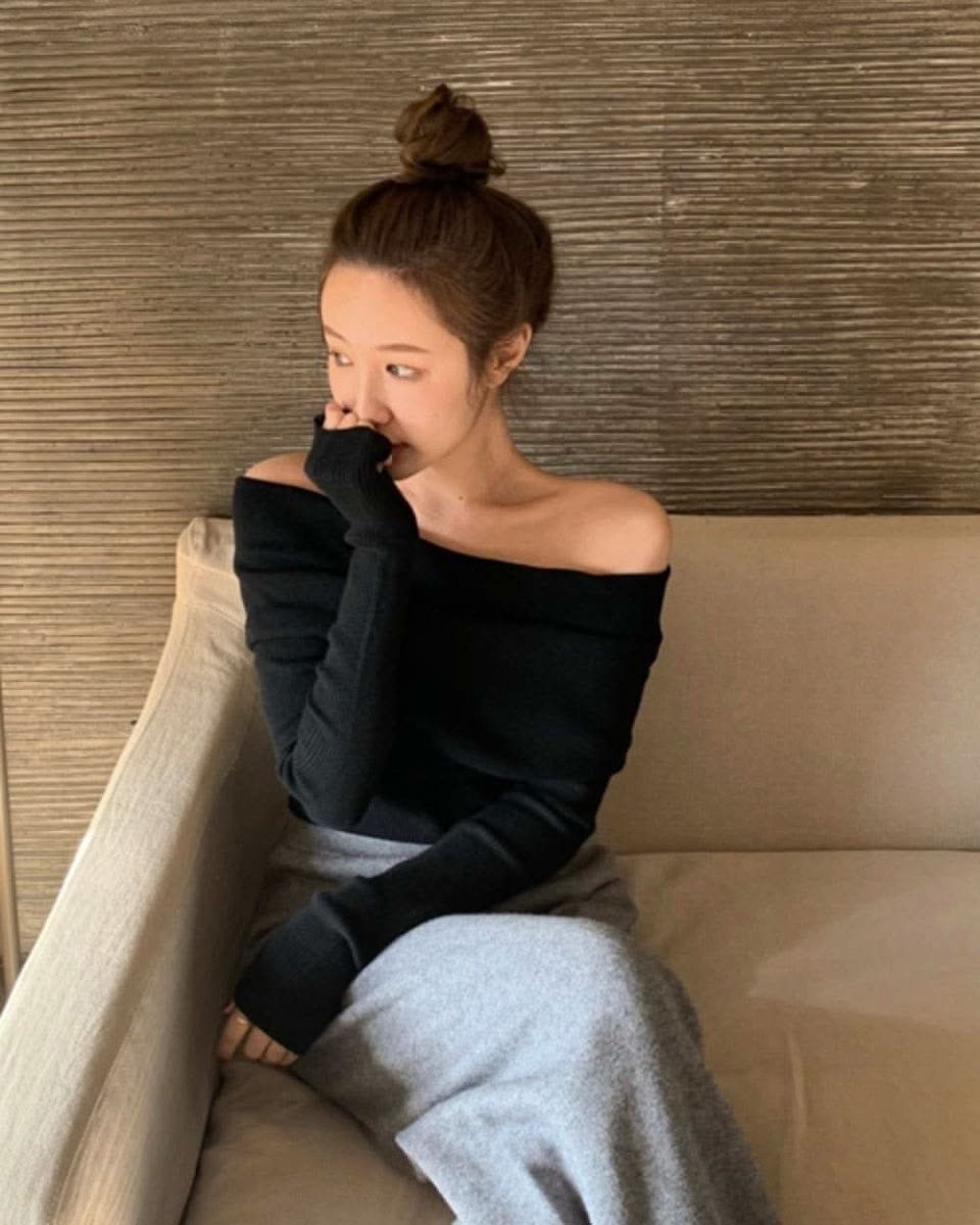 【動画あり】セクシーオフショルダーロングスリーブニット　３色展開 - select store mirror me【動画あり】セクシーオフショルダーロングスリーブニット　３色展開147047180mirror meselect store mirror me147047180ベージュ