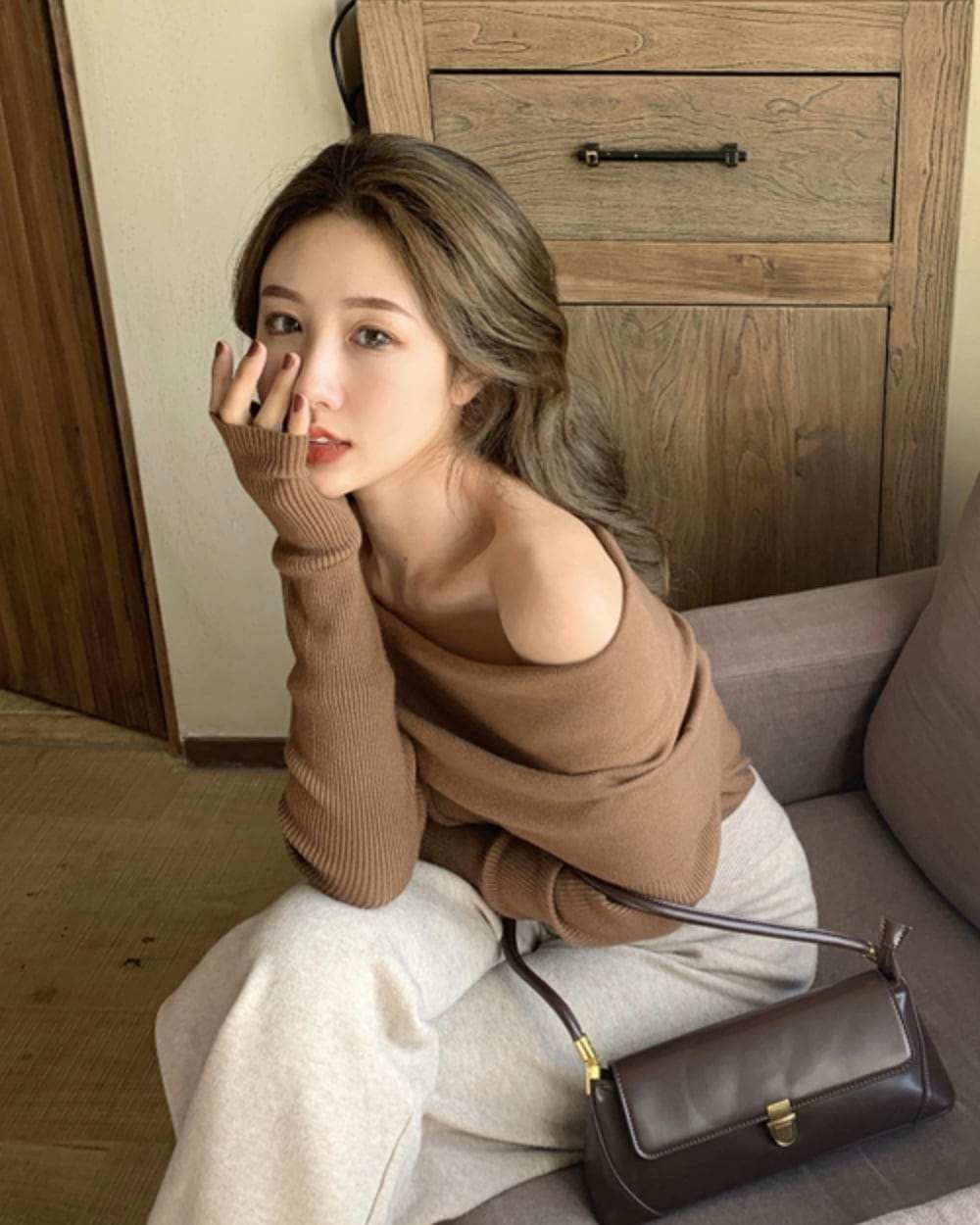 【動画あり】セクシーオフショルダーロングスリーブニット　３色展開 - select store mirror me【動画あり】セクシーオフショルダーロングスリーブニット　３色展開147047180mirror meselect store mirror me147047180ベージュ