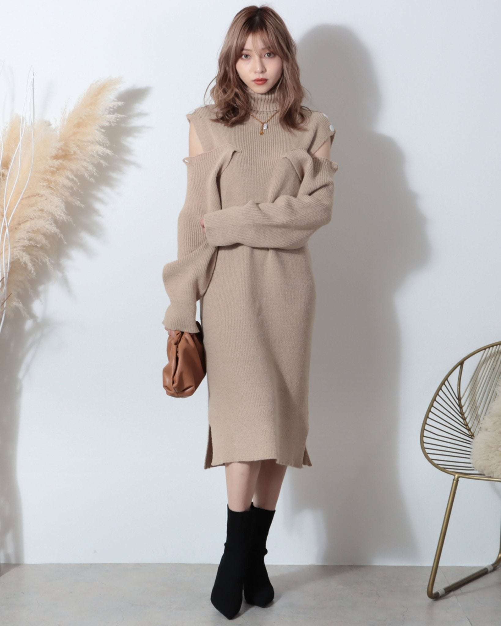 【動画あり】ショルダーカットボリュームニットワンピース　３色展開 - select store mirror me【動画あり】ショルダーカットボリュームニットワンピース　３色展開147572412mirror meselect store mirror me147572412オフホワイト