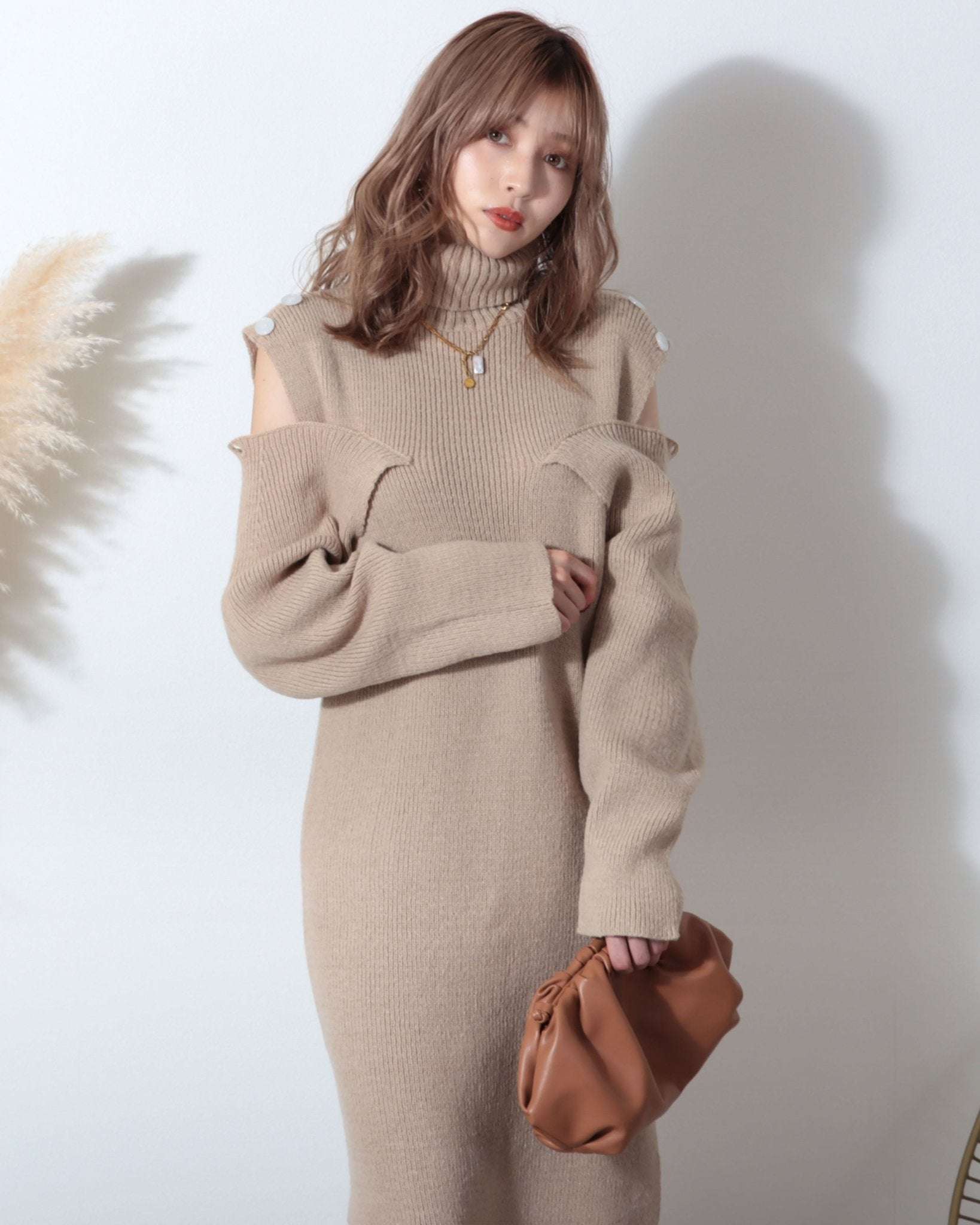 【動画あり】ショルダーカットボリュームニットワンピース　３色展開 - select store mirror me【動画あり】ショルダーカットボリュームニットワンピース　３色展開147572412mirror meselect store mirror me147572412オフホワイト