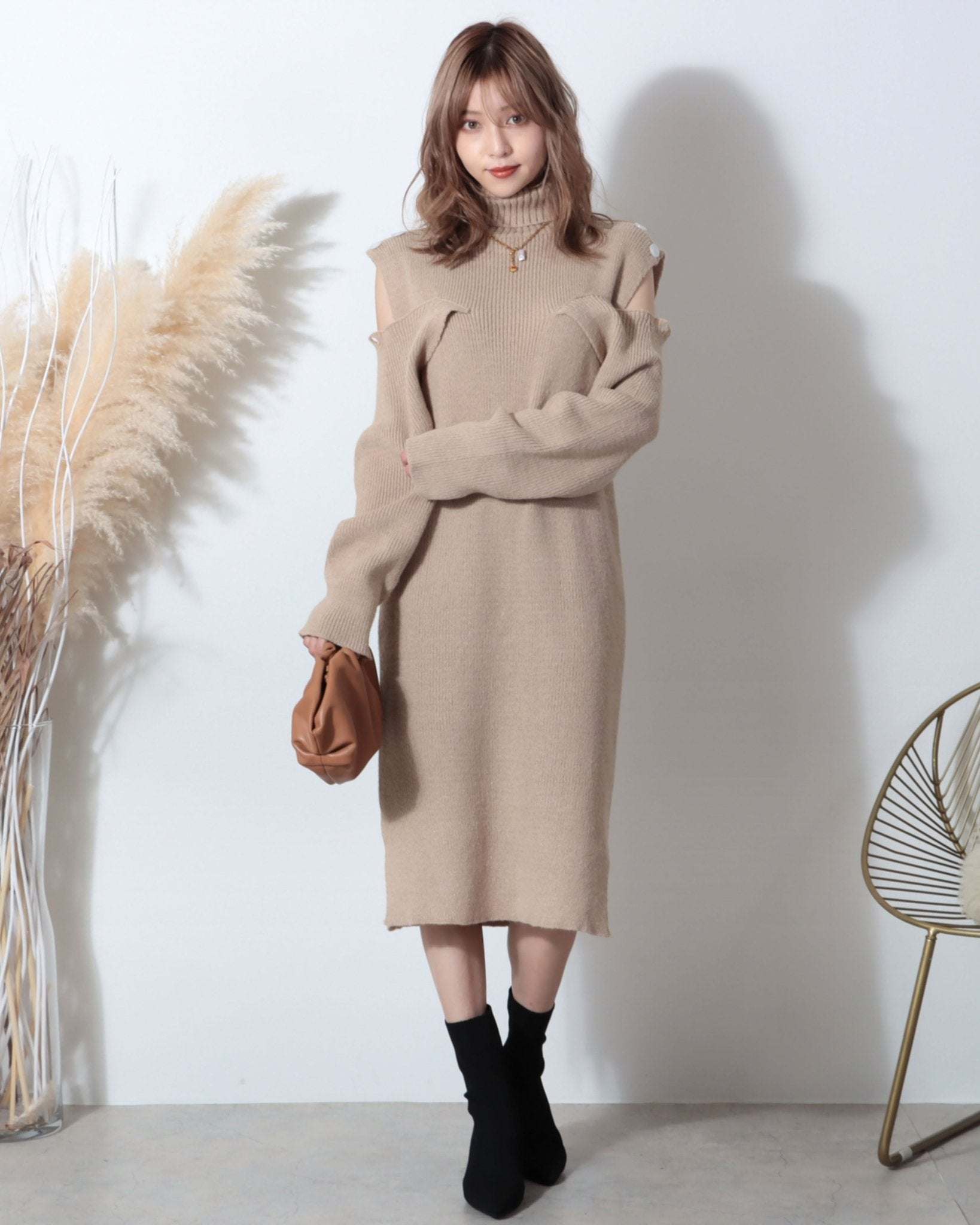 【動画あり】ショルダーカットボリュームニットワンピース　３色展開 - select store mirror me【動画あり】ショルダーカットボリュームニットワンピース　３色展開147572412mirror meselect store mirror me147572412オフホワイト