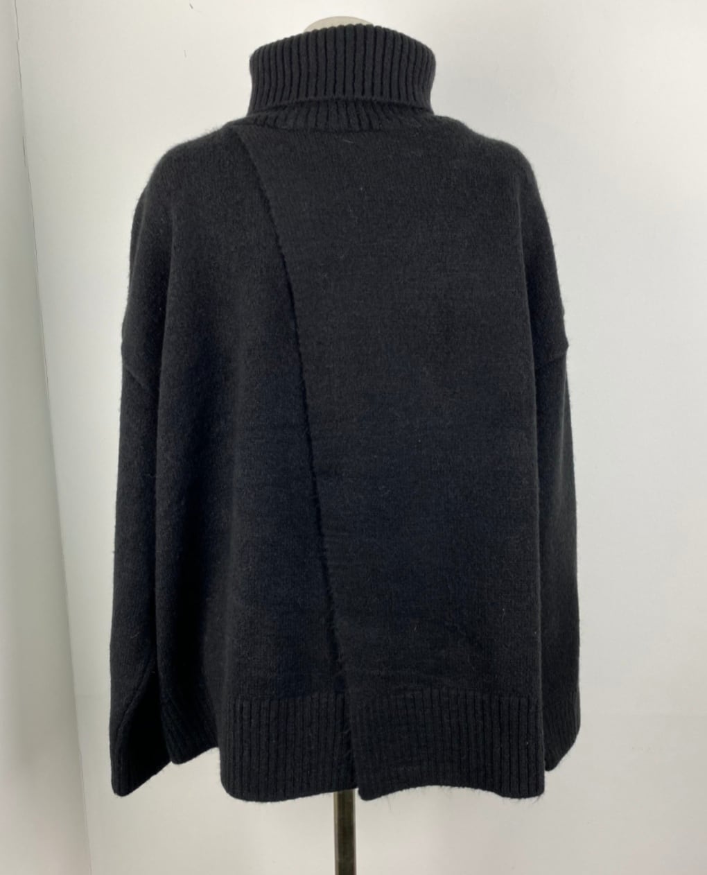 【上質ウール】タートルネックフロントスリットニット　３色展開 - select store mirror me【上質ウール】タートルネックフロントスリットニット　３色展開162065595mirror meselect store mirror me162065595ホワイト