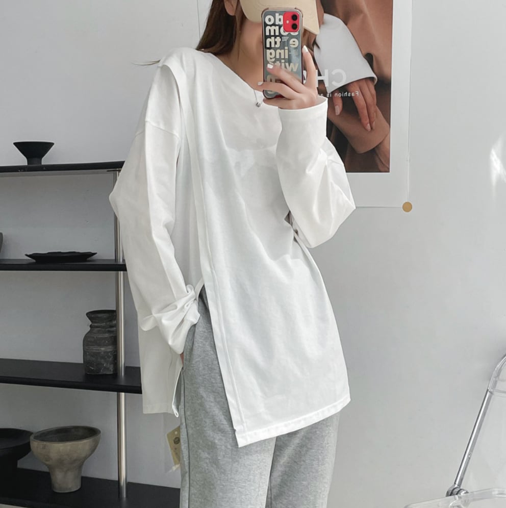 デザインスリットロングトップス　３色展開 - select store mirror meデザインスリットロングトップス　３色展開190130575mirror meselect store mirror me190130575ホワイト