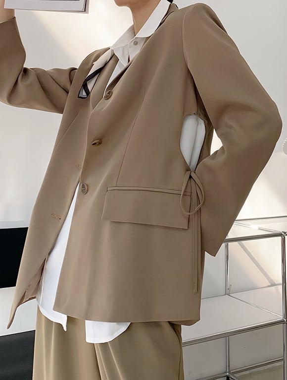 在庫残りわずか！サイドカットオープンベーシックジャケット　３色展開 - select store mirror me在庫残りわずか！サイドカットオープンベーシックジャケット　３色展開198869988mirror meselect store mirror me198869988アイボリーS