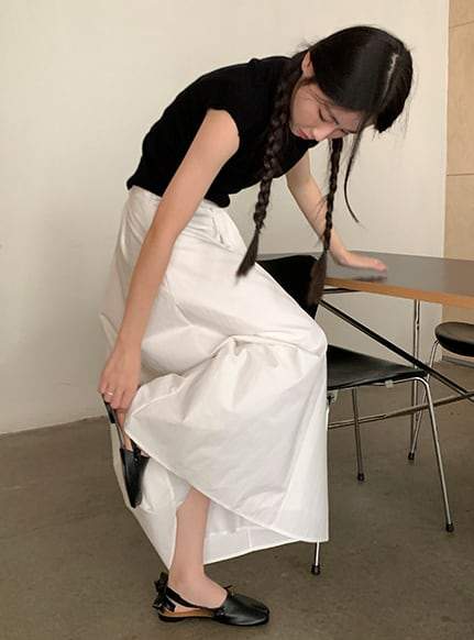 【動画あり】フロントねじれデザインフレアスカート　３色展開 - select store mirror me【動画あり】フロントねじれデザインフレアスカート　３色展開200962196mirror meselect store mirror me200962196ホワイトS