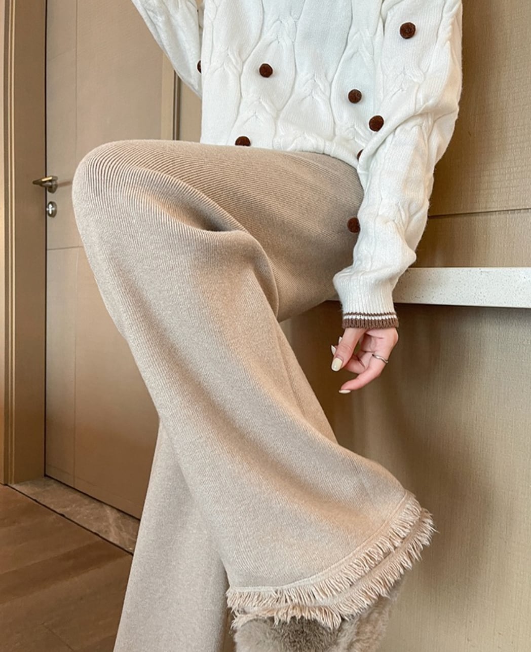 【動画あり】裾ダブルフリンジニットワイドパンツ　３色展開 - select store mirror me【動画あり】裾ダブルフリンジニットワイドパンツ　３色展開221848062mirror meselect store mirror me221848062ホワイト