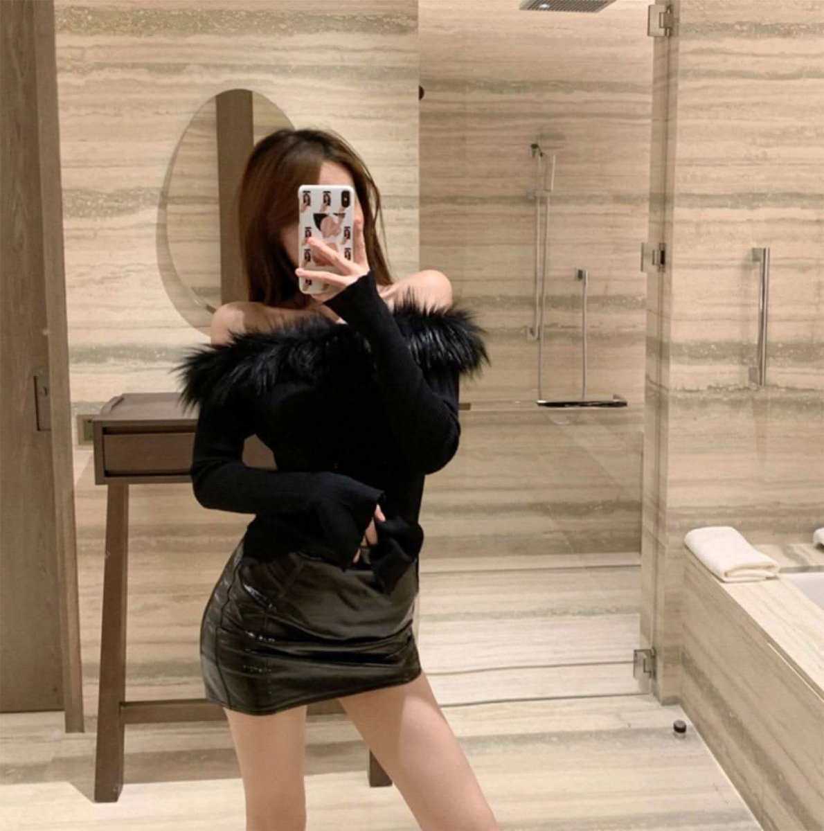 ＜インスタグラマー様ご愛用＞【動画あり】ボリュームファーネックスリットニットトップス　３色展開 - select store mirror me＜インスタグラマー様ご愛用＞【動画あり】ボリュームファーネックスリットニットトップス　３色展開76987381mirror meselect store mirror me76987381ホワイト