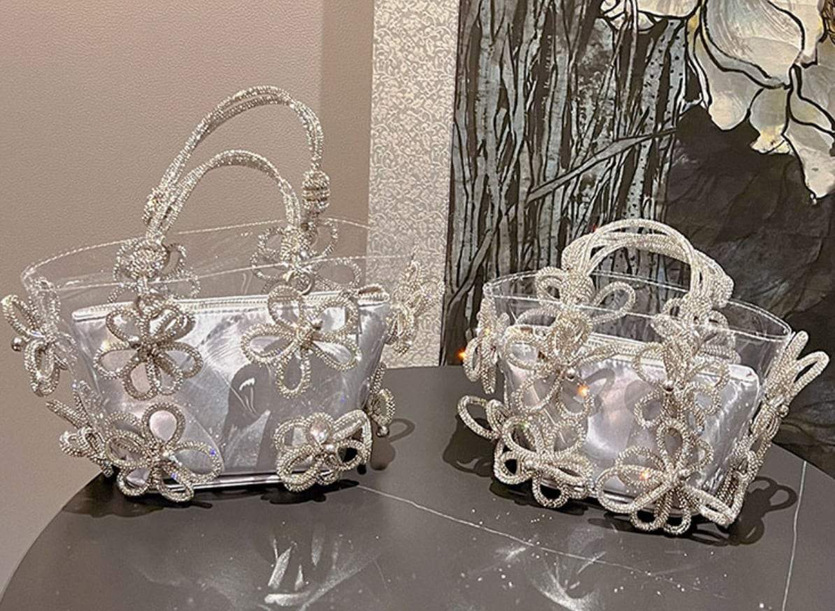【動画あり】フラワービジューハイデザインクリアバッグ　３種３色展開 - select store mirror me【動画あり】フラワービジューハイデザインクリアバッグ　３種３色展開206542803mirror meselect store mirror me206542803シルバー×小サイズ