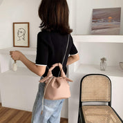 【動画あり】ねじれデザイン巾着シルバーチェーンバッグ　４色展開 - select store mirror me【動画あり】ねじれデザイン巾着シルバーチェーンバッグ　４色展開101005603mirror meselect store mirror me101005603ホワイト