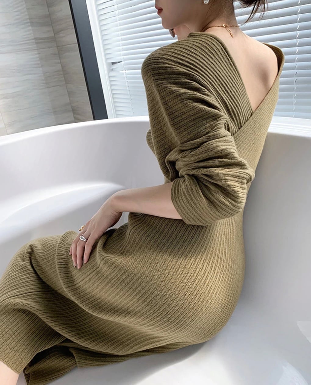 【入荷早々殿堂入り】クロスネックオフショルダー美ラインワンピース　４色展開 - select store mirror me【入荷早々殿堂入り】クロスネックオフショルダー美ラインワンピース　４色展開162064992mirror meselect store mirror me162064992ベージュ