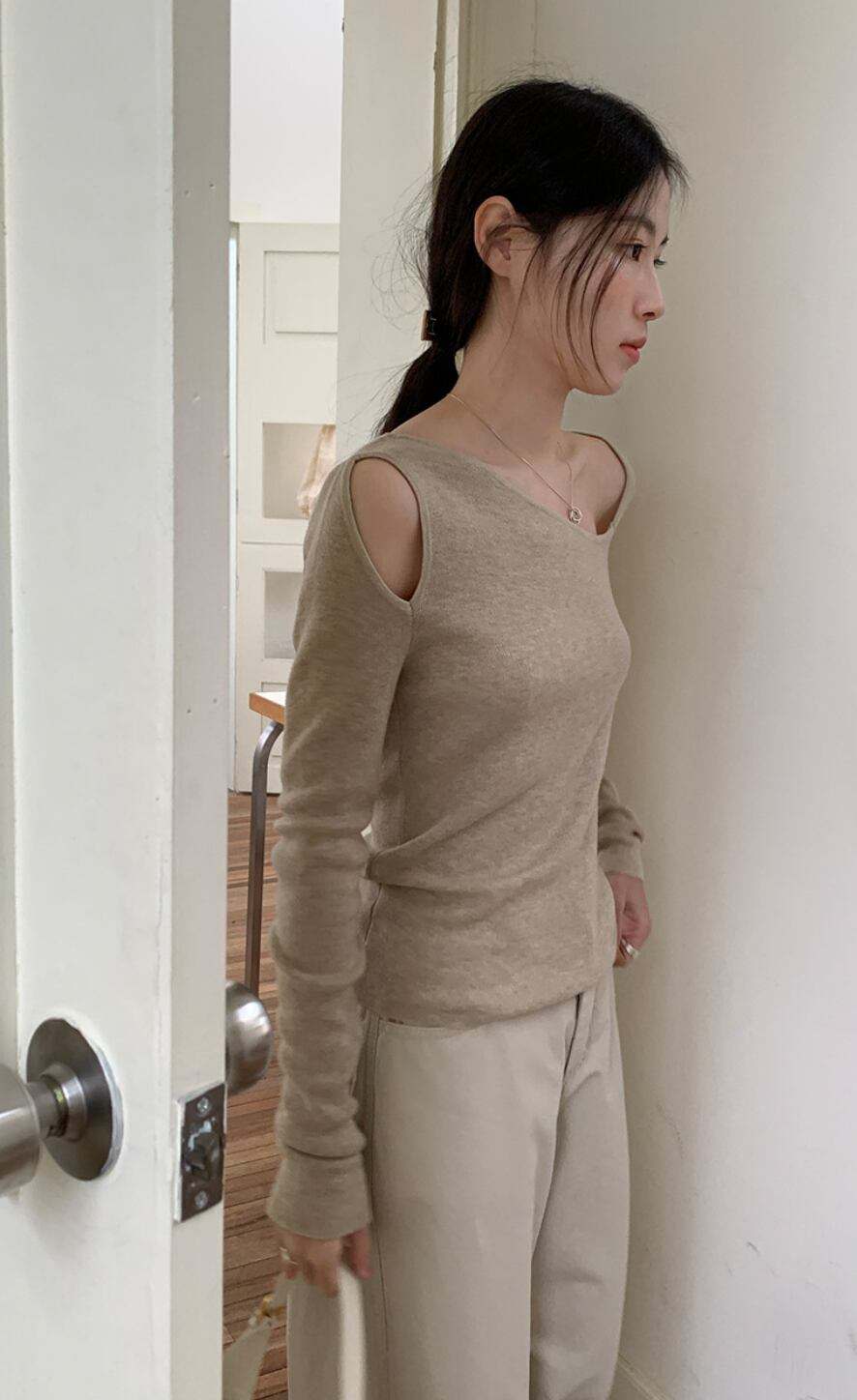 【動画あり】シースルーカットショルダー変形デザイントップス　４色展開 - select store mirror me【動画あり】シースルーカットショルダー変形デザイントップス　４色展開200258140mirror meselect store mirror me200258140ホワイト