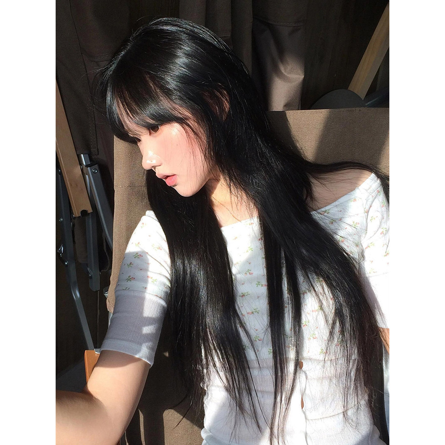 小花柄ワンショルダートップス