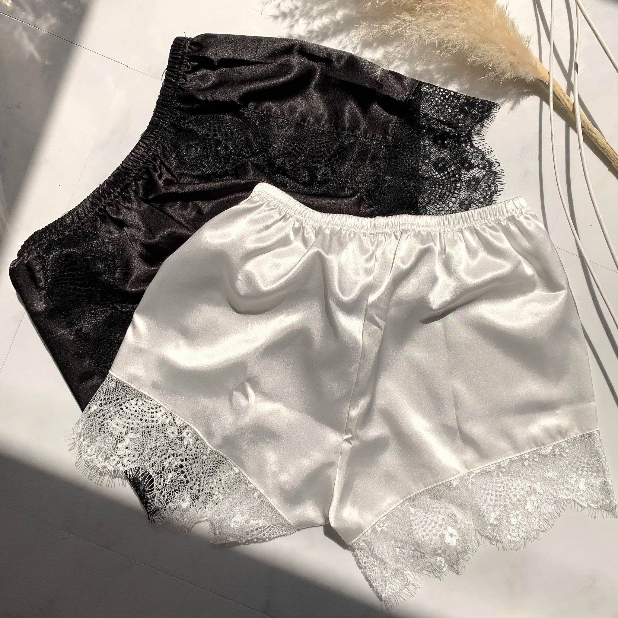 ＜即納在庫あり＞＜下着透け防止用＞レースインナー万能ショーツ　５色展開 - select store mirror me＜即納在庫あり＞＜下着透け防止用＞レースインナー万能ショーツ　５色展開52691233mirror meselect store mirror me52691233ホワイト（S〜L）58cm〜75cmのウエストの方向け