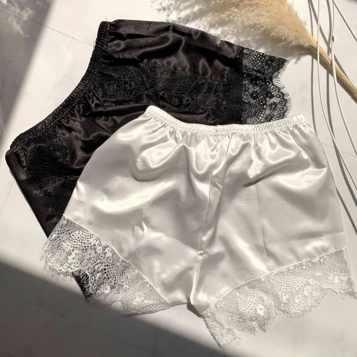 ＜即納在庫あり＞＜下着透け防止用＞レースインナー万能ショーツ　５色展開 - select store mirror me＜即納在庫あり＞＜下着透け防止用＞レースインナー万能ショーツ　５色展開52691233mirror meselect store mirror me52691233ホワイト（S〜L）58cm〜75cmのウエストの方向け