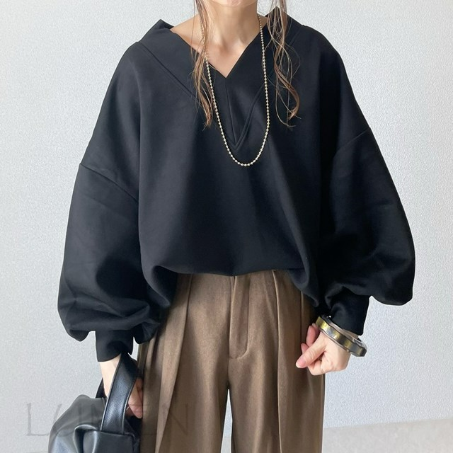 Vネックランタンスリーブトップス