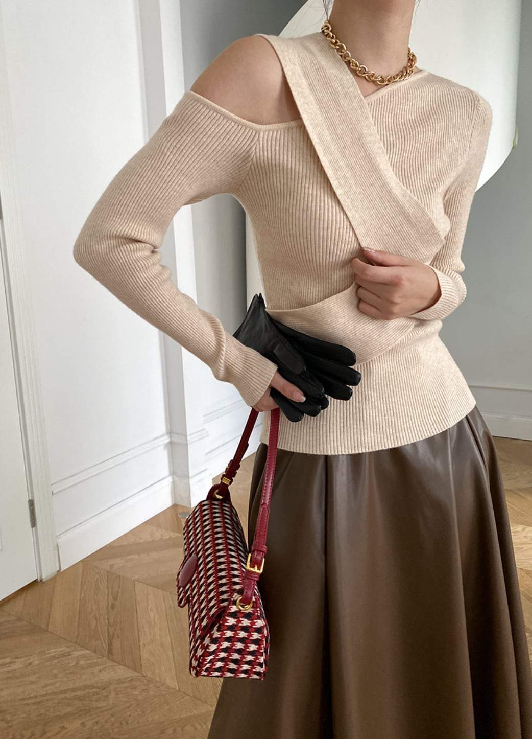 【動画あり】コアヤーン素材クロスニットトップス　６色展開 - select store mirror me【動画あり】コアヤーン素材クロスニットトップス　６色展開190815052mirror meselect store mirror me190815052ホワイト