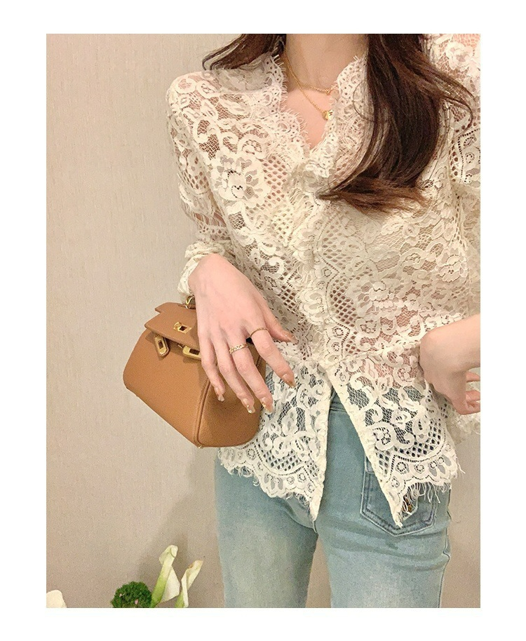 クラシカルレースペプラムブラウス