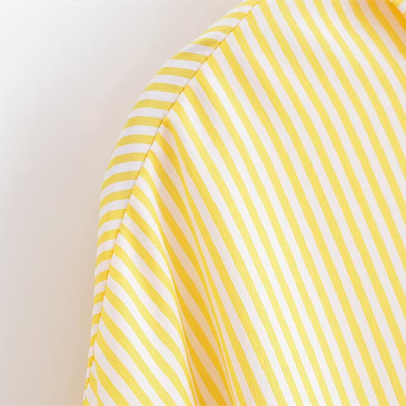 ウエストボタンデザインストライプシャツ