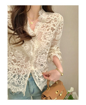 クラシカルレースペプラムブラウス