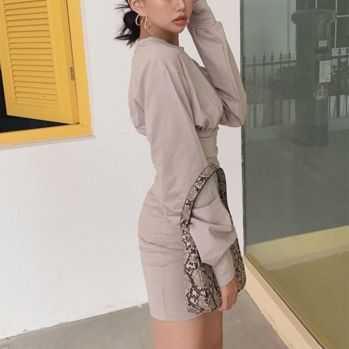 ヌーディベージュルーズスリーブセクシーワンピース - select store mirror meヌーディベージュルーズスリーブセクシーワンピース97429171mirror meselect store mirror me97429171S
