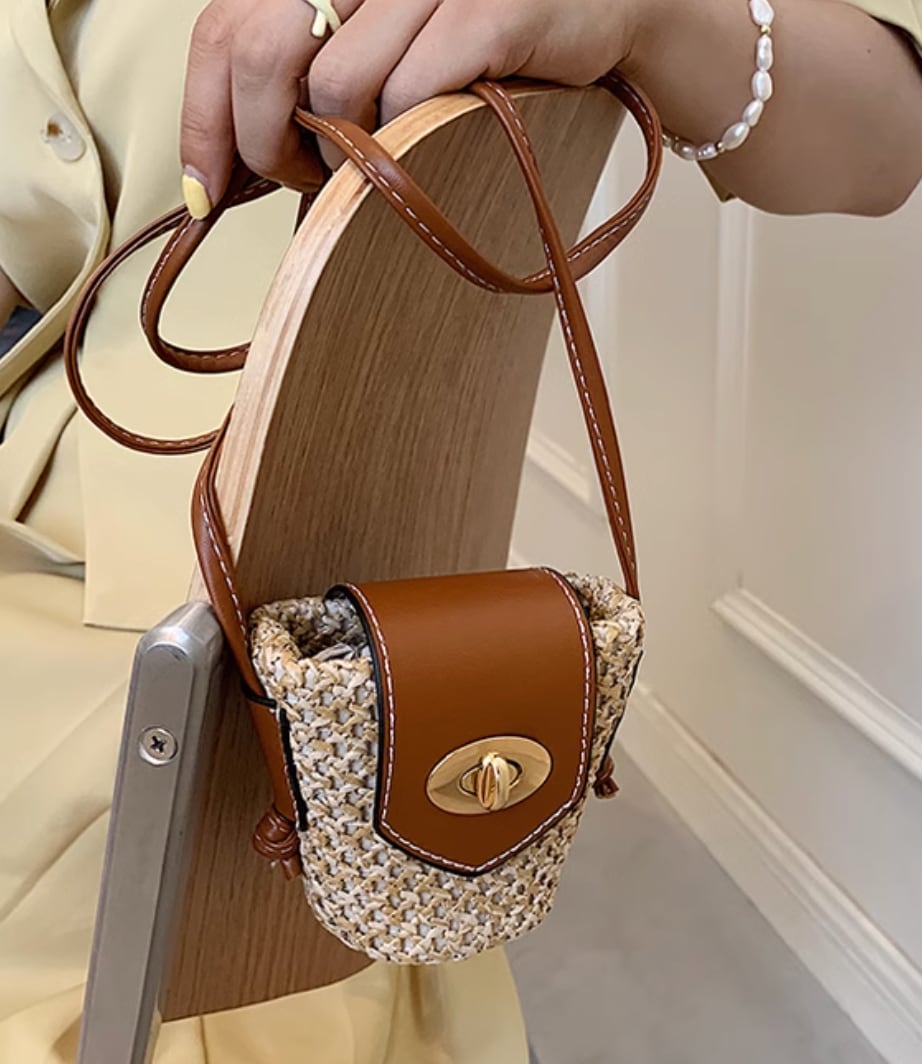 【動画あり】レザー切り替えLILIカゴバッグ　２サイズ展開 - select store mirror me【動画あり】レザー切り替えLILIカゴバッグ　２サイズ展開207588489mirror meselect store mirror me207588489小サイズ