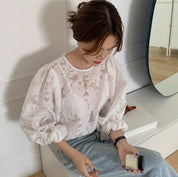 ランタンスリーブホワイト刺繍シースルーブラウス - select store mirror meランタンスリーブホワイト刺繍シースルーブラウスmirror meselect store mirror meフリーサイズ