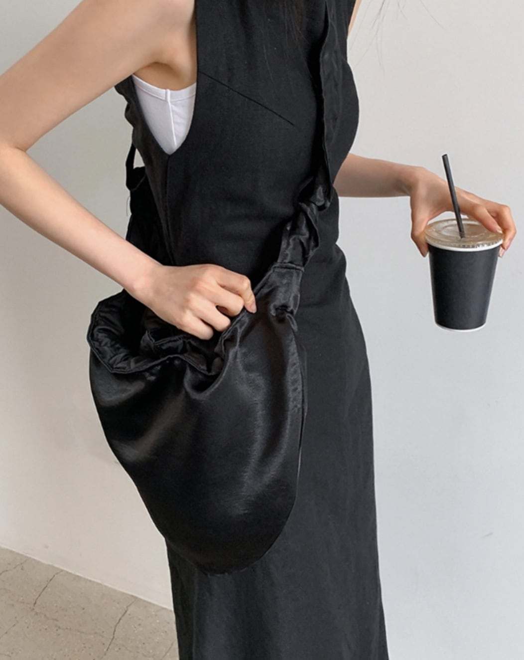 バックデザインギャザーカットリボンリネンワンピース - select store mirror meバックデザインギャザーカットリボンリネンワンピースmirror meselect store mirror meフリーサイズ