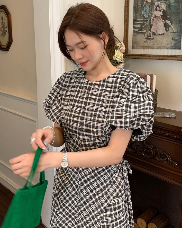 大ヒット！チェック柄ウエストサイドオープンパフワンピース - select store mirror me大ヒット！チェック柄ウエストサイドオープンパフワンピースmirror meselect store mirror meフリーサイズ