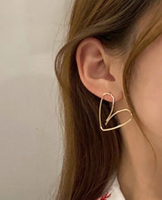 アシンメトリーニュアンスハートピアス - select store mirror meアシンメトリーニュアンスハートピアスmirror meselect store mirror meフリーサイズ