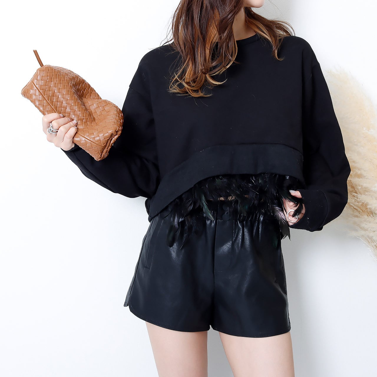 ＜ブラックS１点即納＞セミマットPUレザーショート丈ソフトスリットパンツ　３色展開 - select store mirror me＜ブラックS１点即納＞セミマットPUレザーショート丈ソフトスリットパンツ　３色展開79223270mirror meselect store mirror me79223270ベージュ S